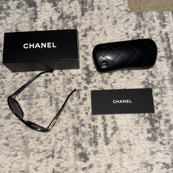 Chanel Black Sunglasses with Quilted Case - Picture 7 of 8
